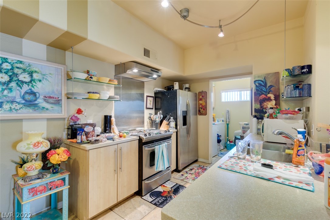 2615 W Gary Avenue Unit: 1047