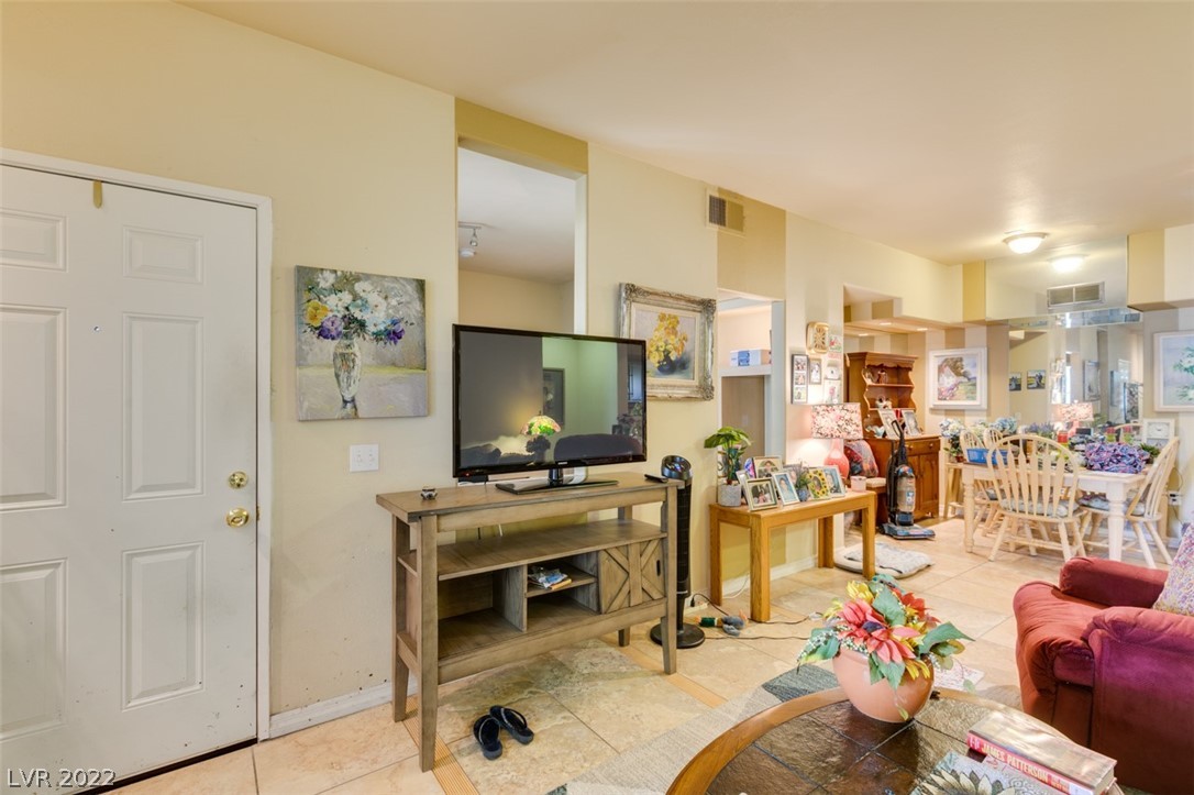 2615 W Gary Avenue Unit: 1047