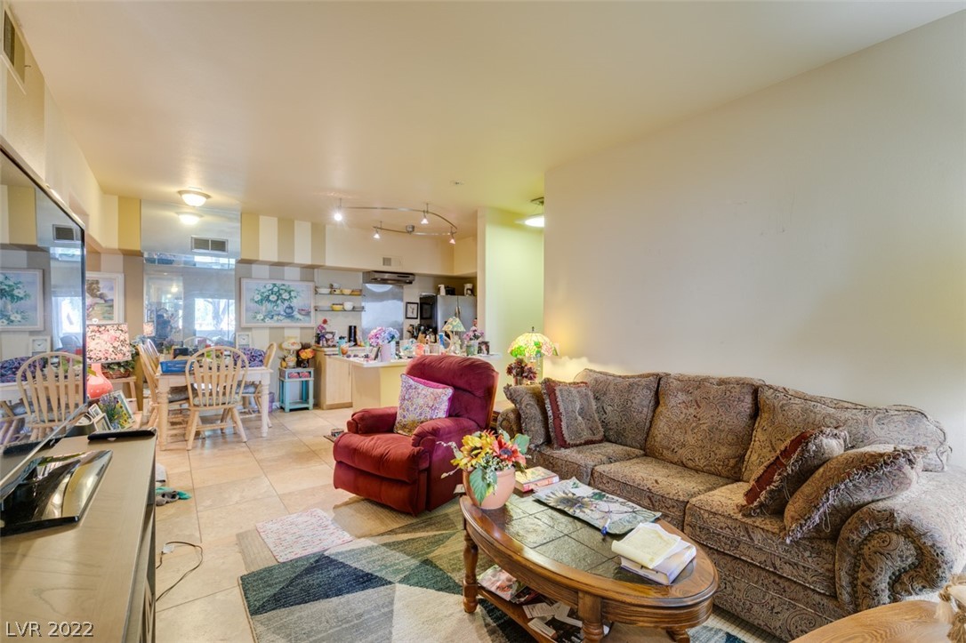 2615 W Gary Avenue Unit: 1047
