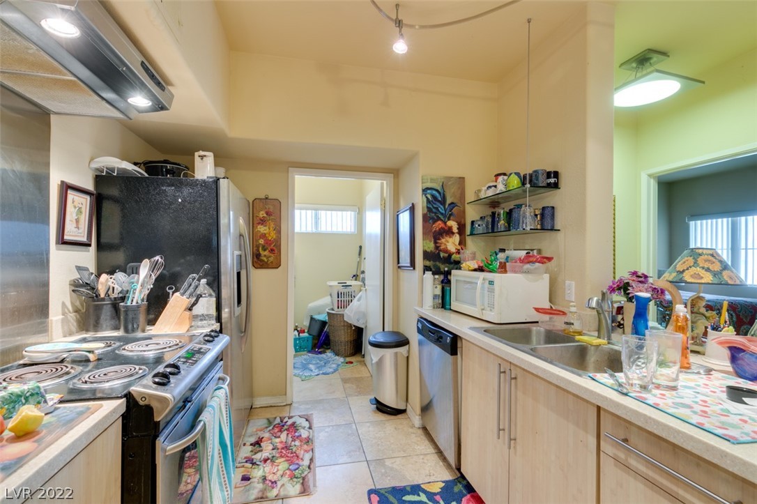 2615 W Gary Avenue Unit: 1047