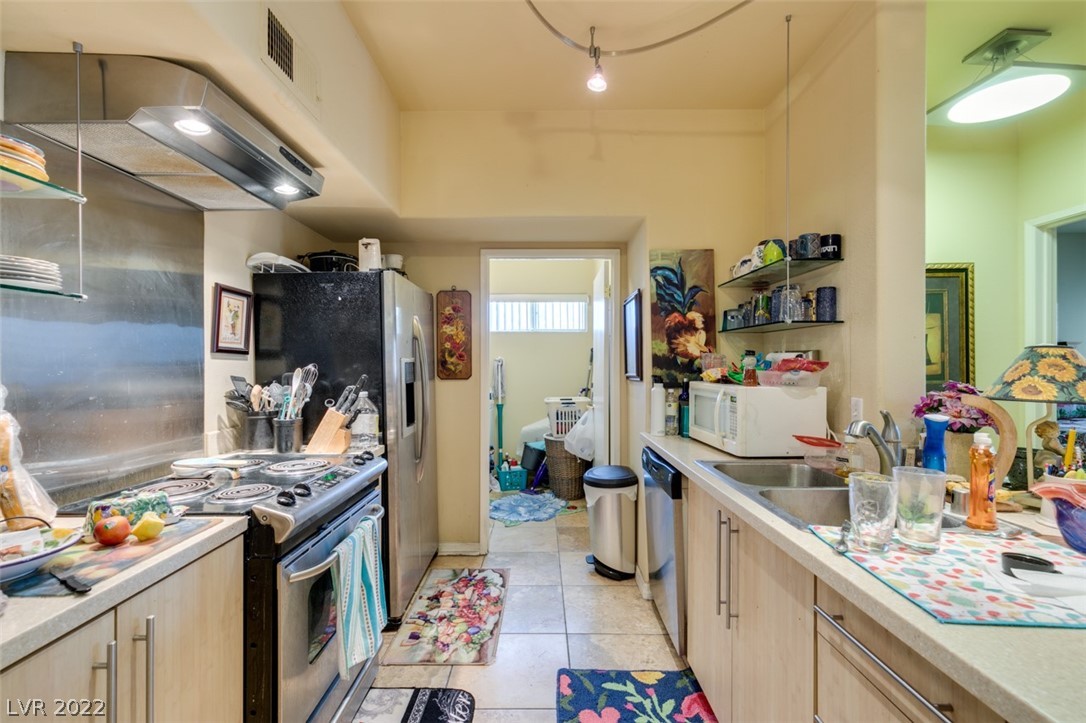 2615 W Gary Avenue Unit: 1047