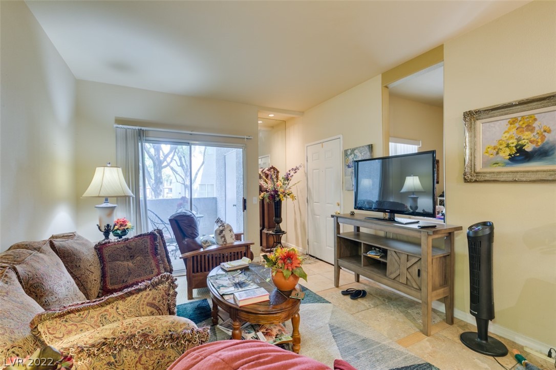 2615 W Gary Avenue Unit: 1047