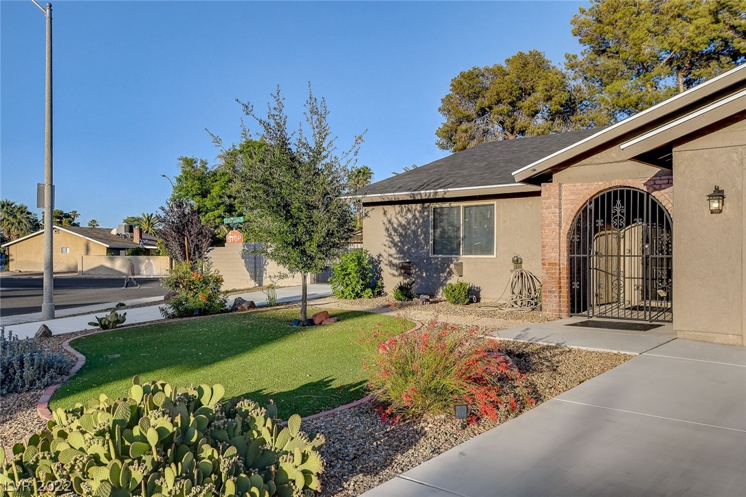 2431 La Casa Drive