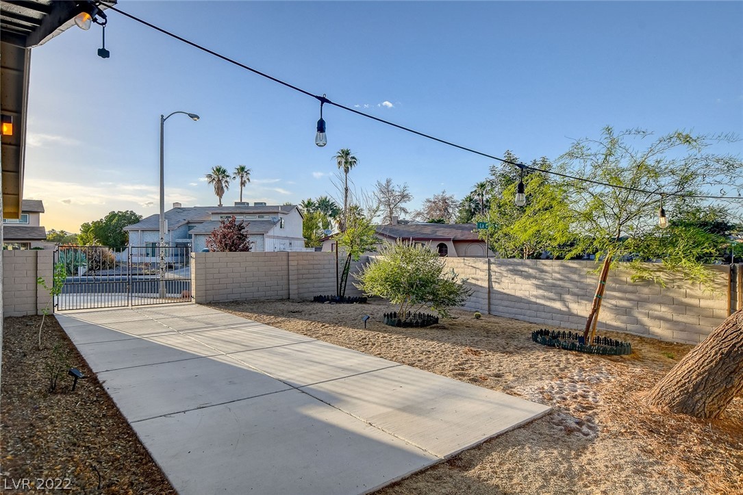 2431 La Casa Drive