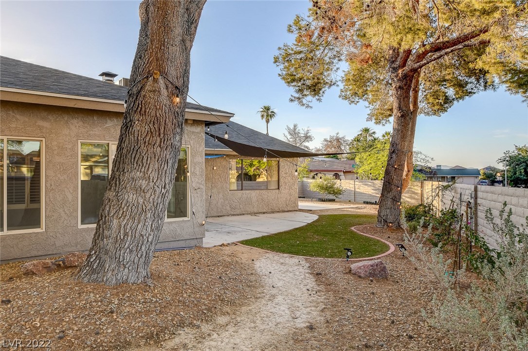 2431 La Casa Drive