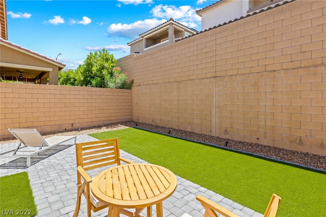 8099 Skye Canyon Grand Street