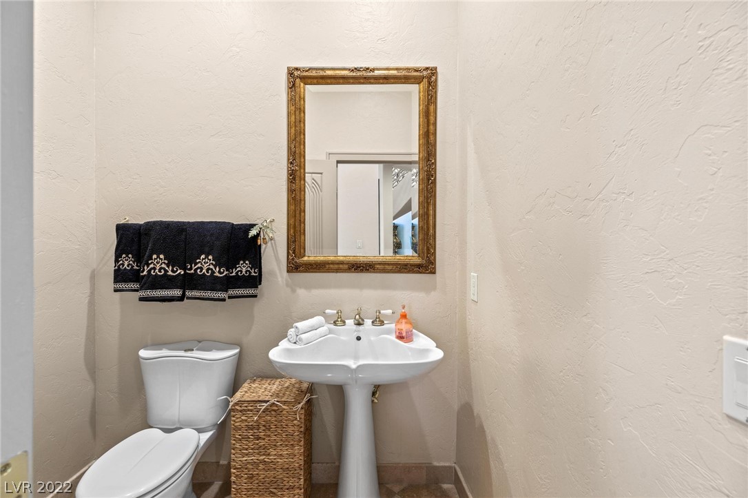 8101 Moonstone Circle