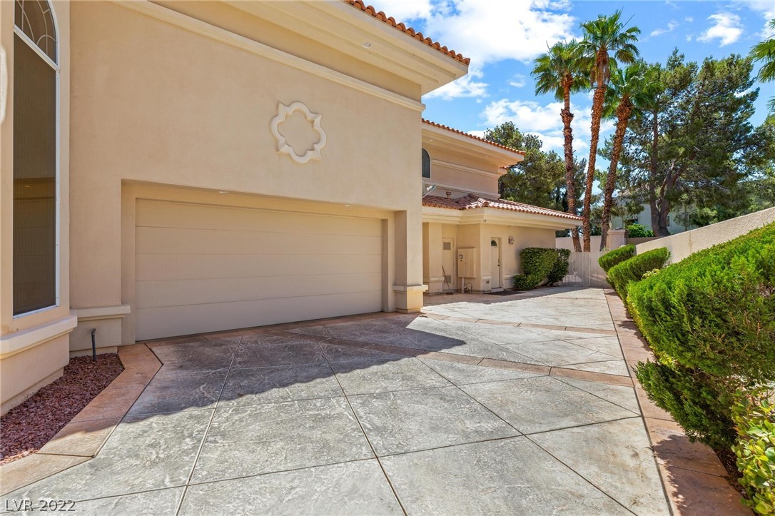 8101 Moonstone Circle