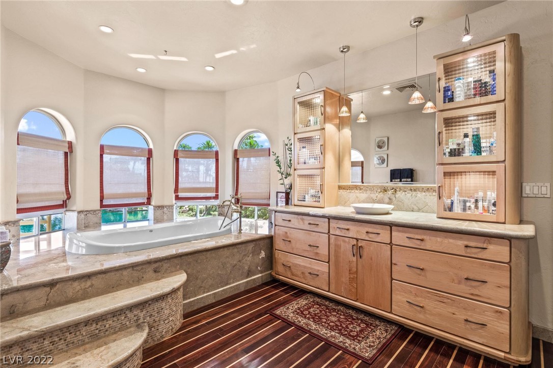 8101 Moonstone Circle