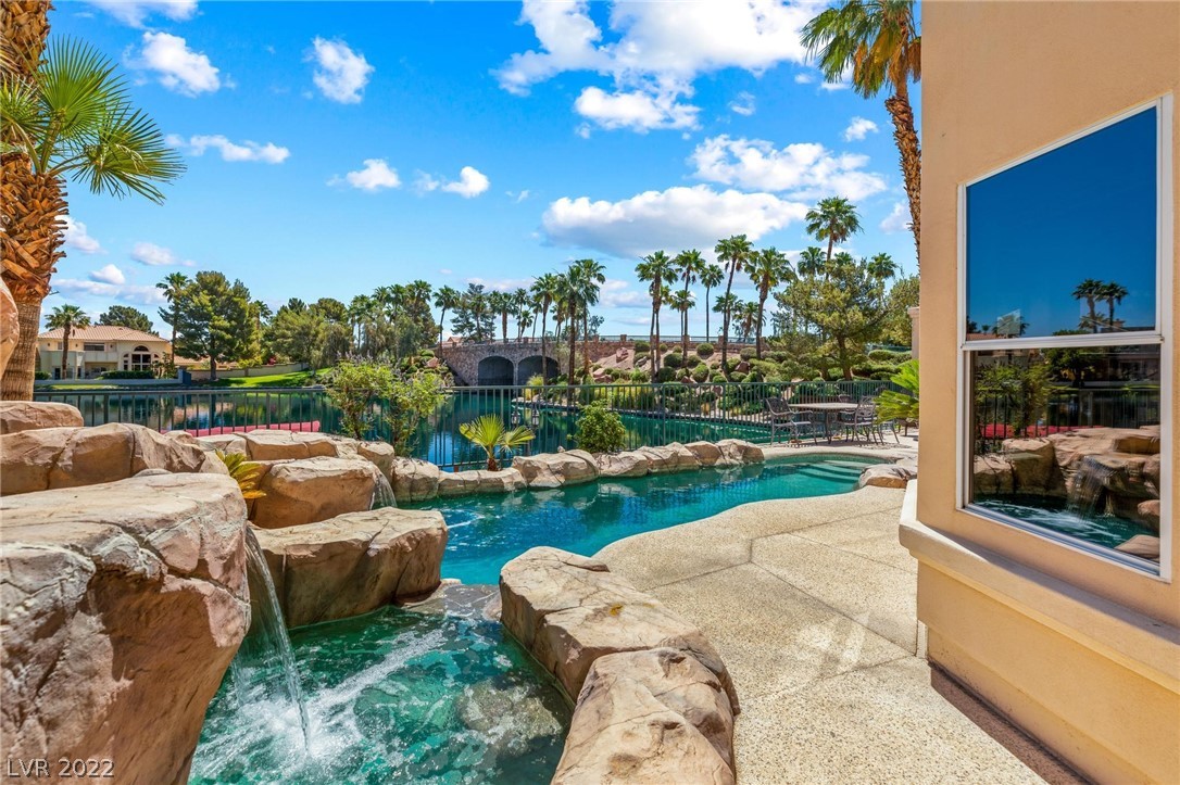 8101 Moonstone Circle