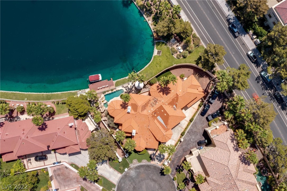 8101 Moonstone Circle