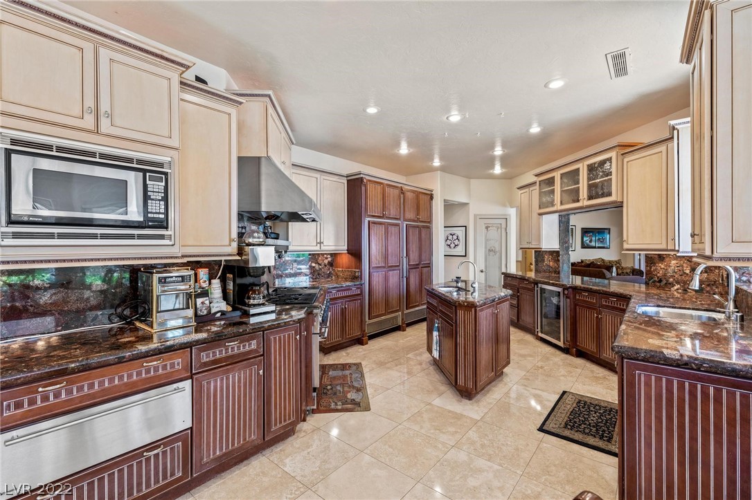 8101 Moonstone Circle