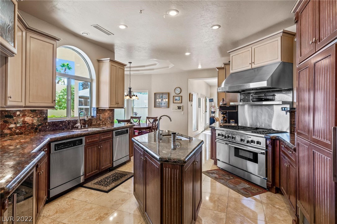 8101 Moonstone Circle