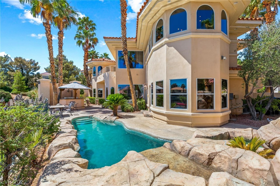 8101 Moonstone Circle