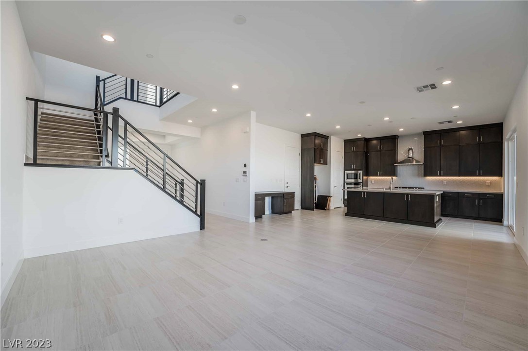 10428 Muro Russo Avenue