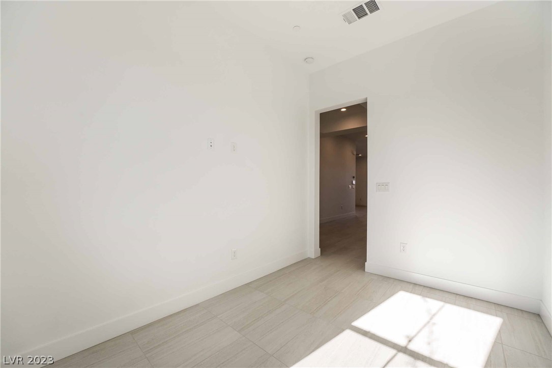 10428 Muro Russo Avenue