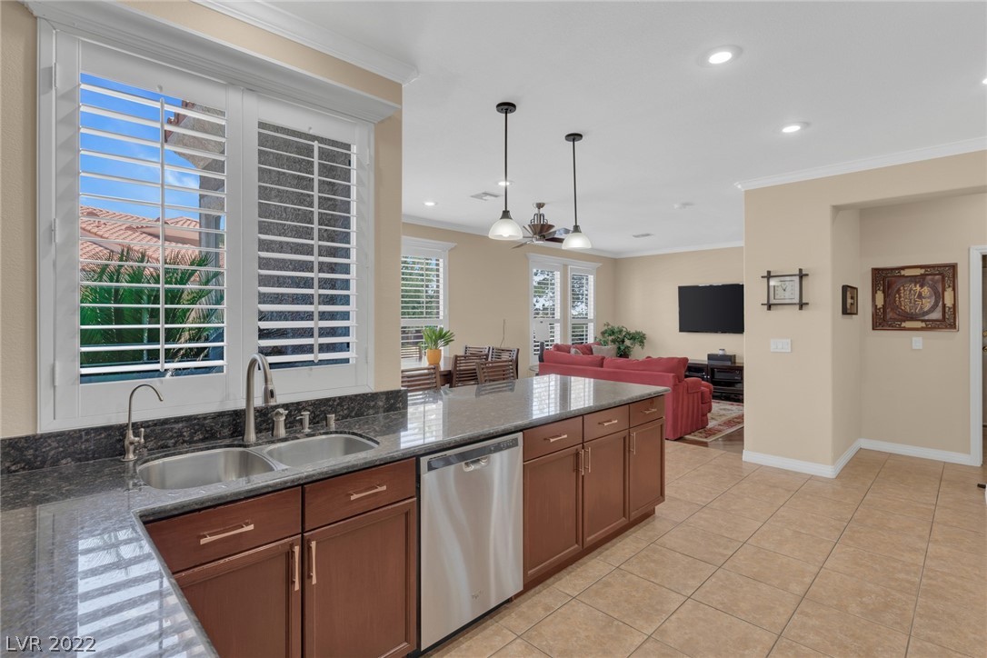 1901 Summer Point Street Unit: 102
