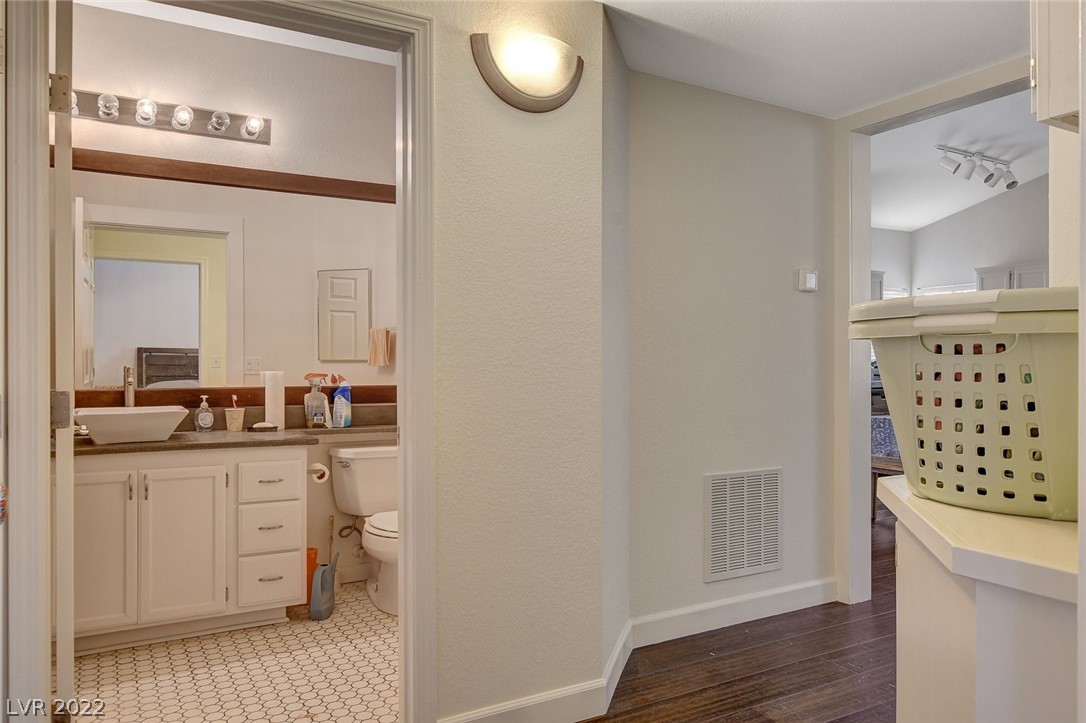 1830 N Buffalo Drive Unit: 2097