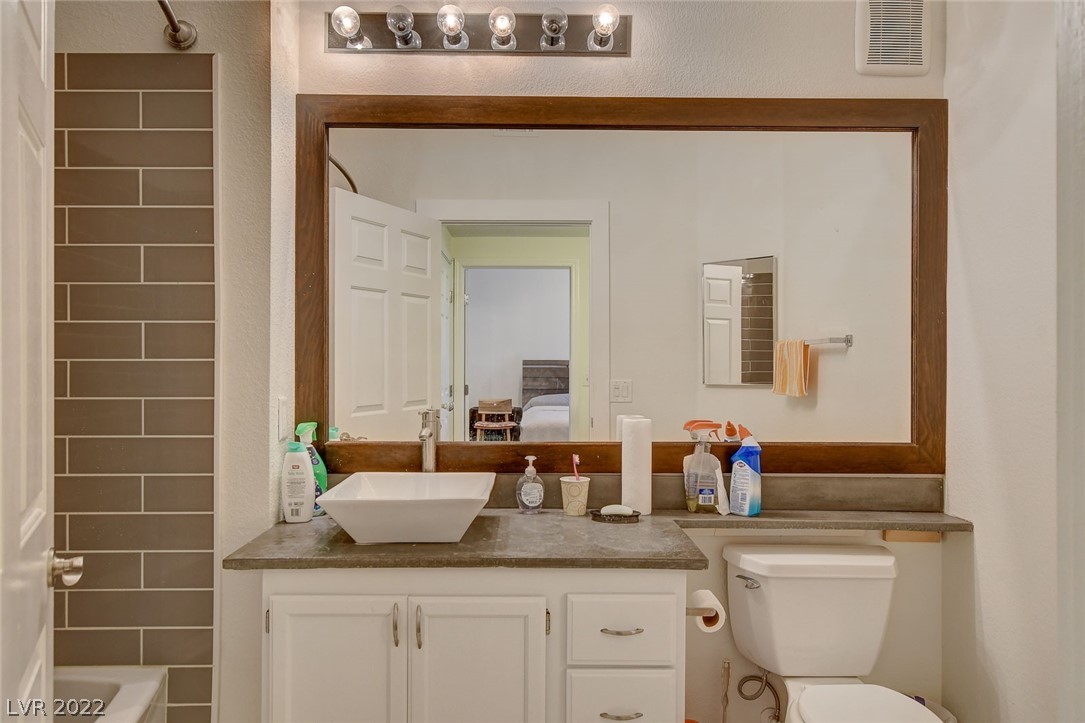 1830 N Buffalo Drive Unit: 2097