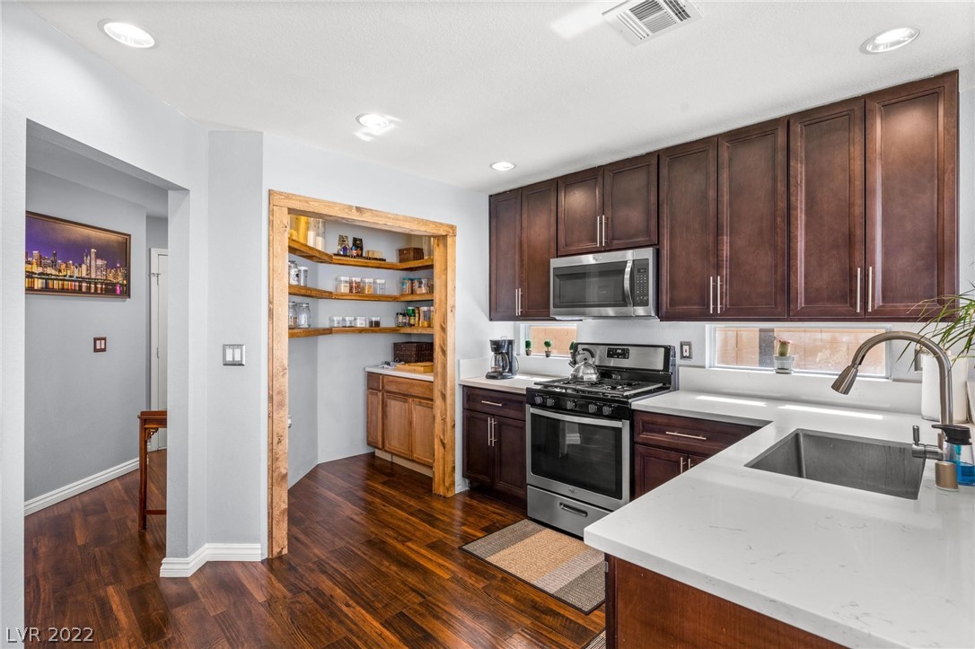8208 Ogee Drive
