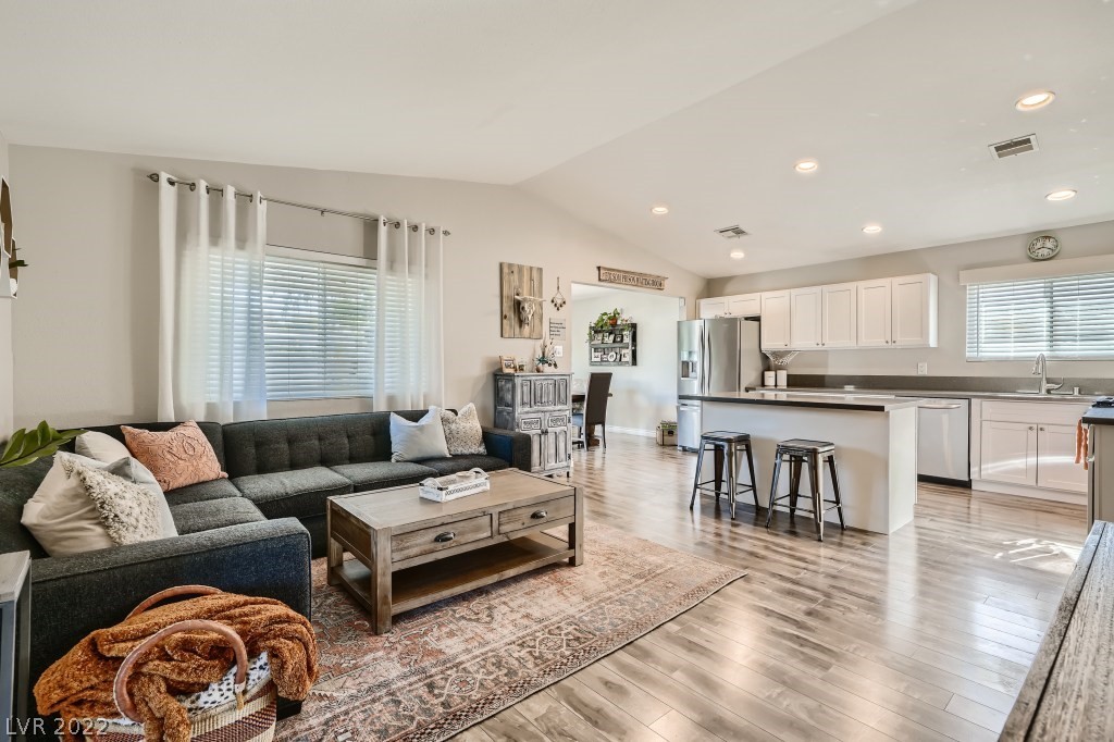 6236 Foothill Boulevard