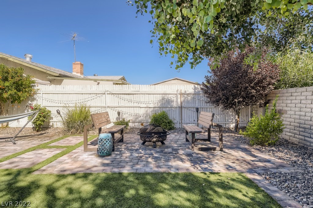 6236 Foothill Boulevard