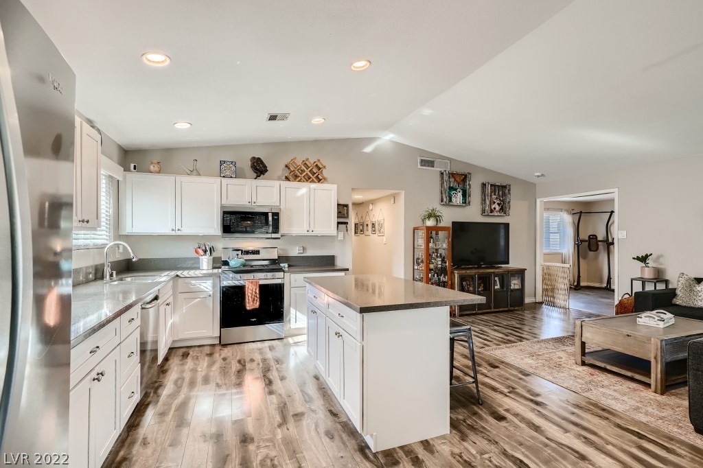 6236 Foothill Boulevard