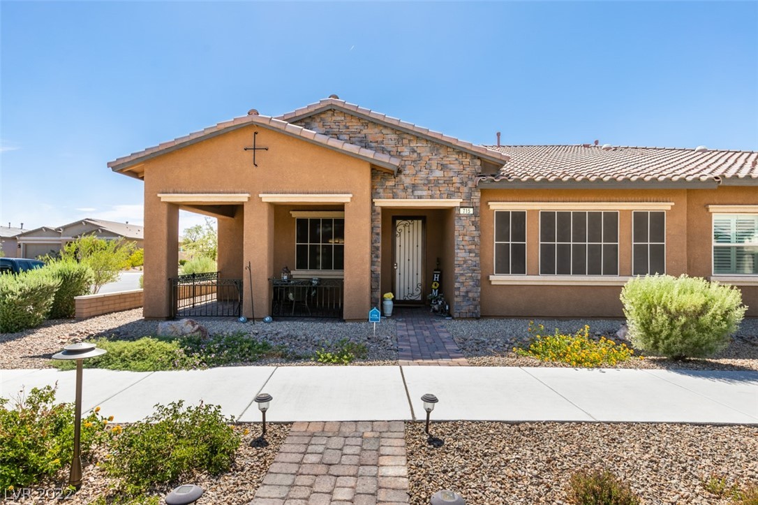 715 Orange Plume Walk