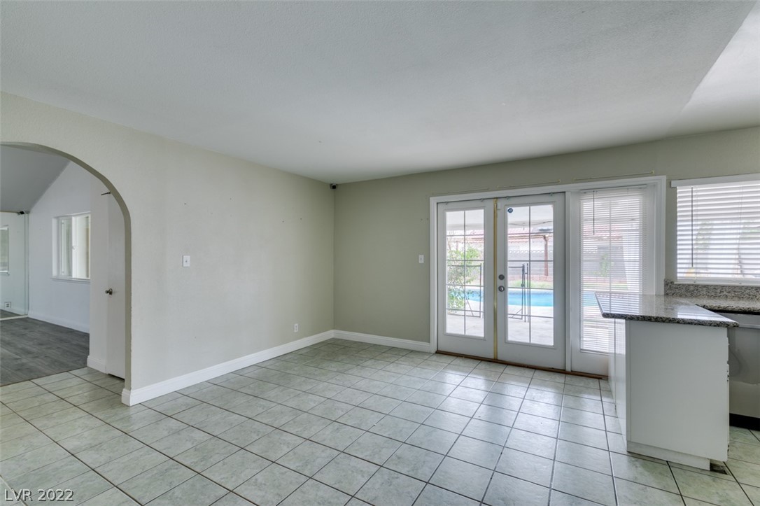 3933 Manford Circle