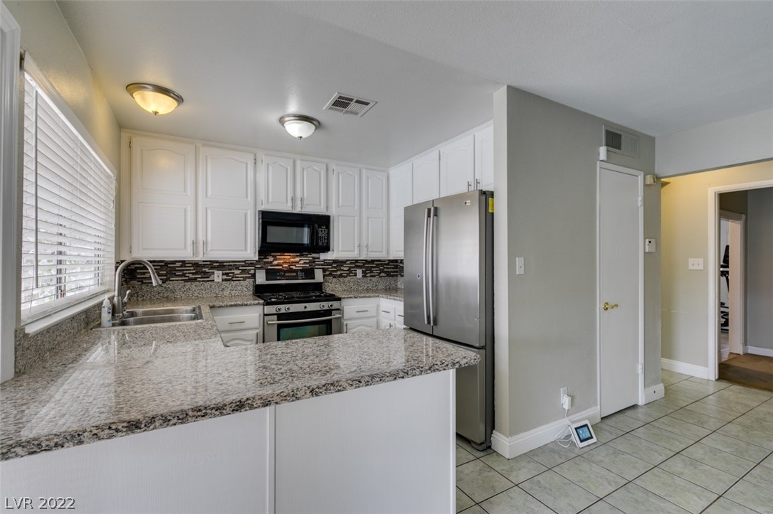 3933 Manford Circle