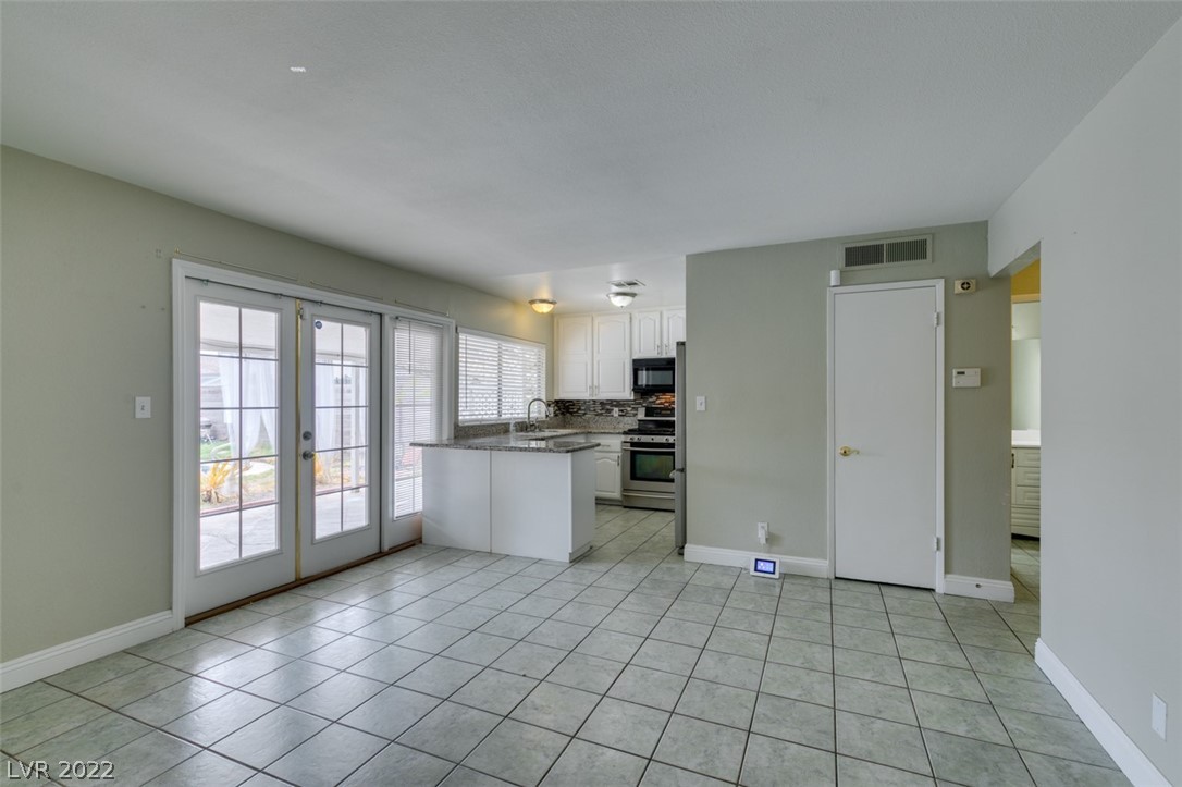 3933 Manford Circle