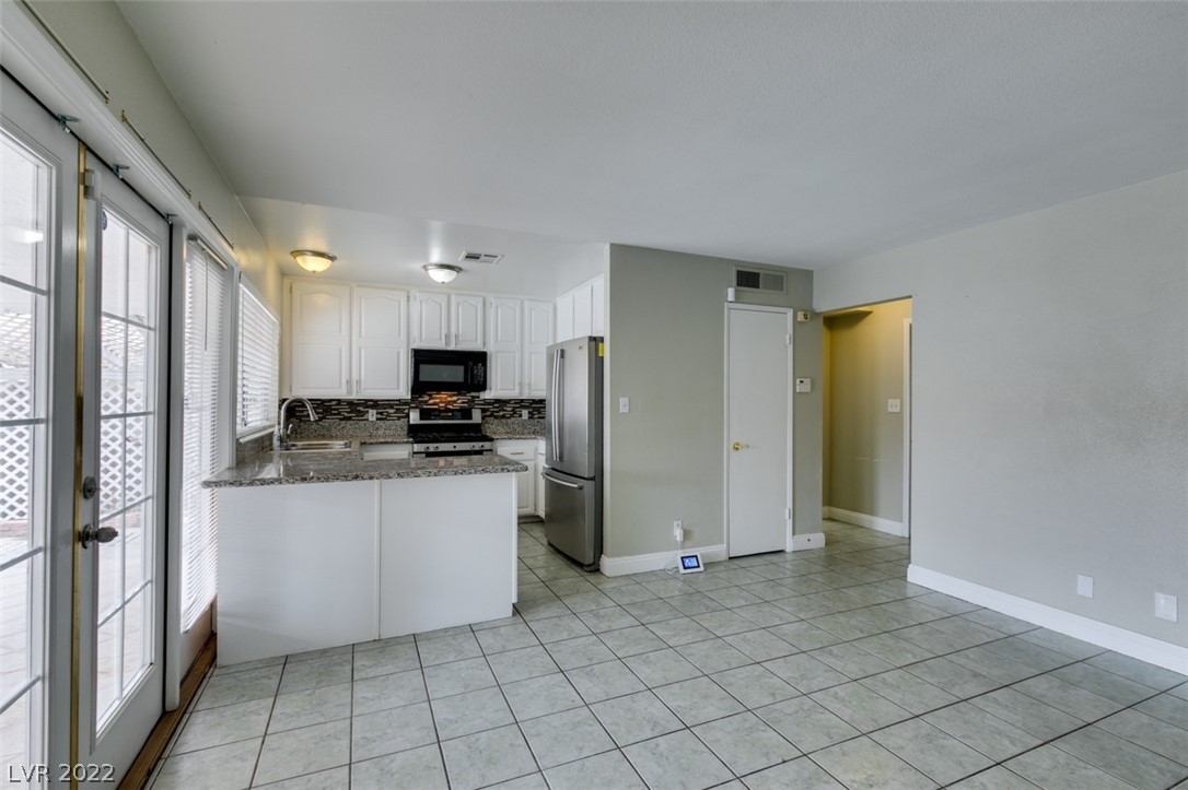 3933 Manford Circle