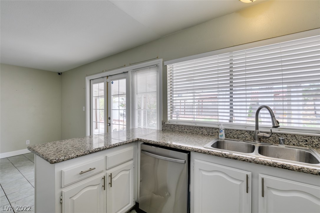3933 Manford Circle