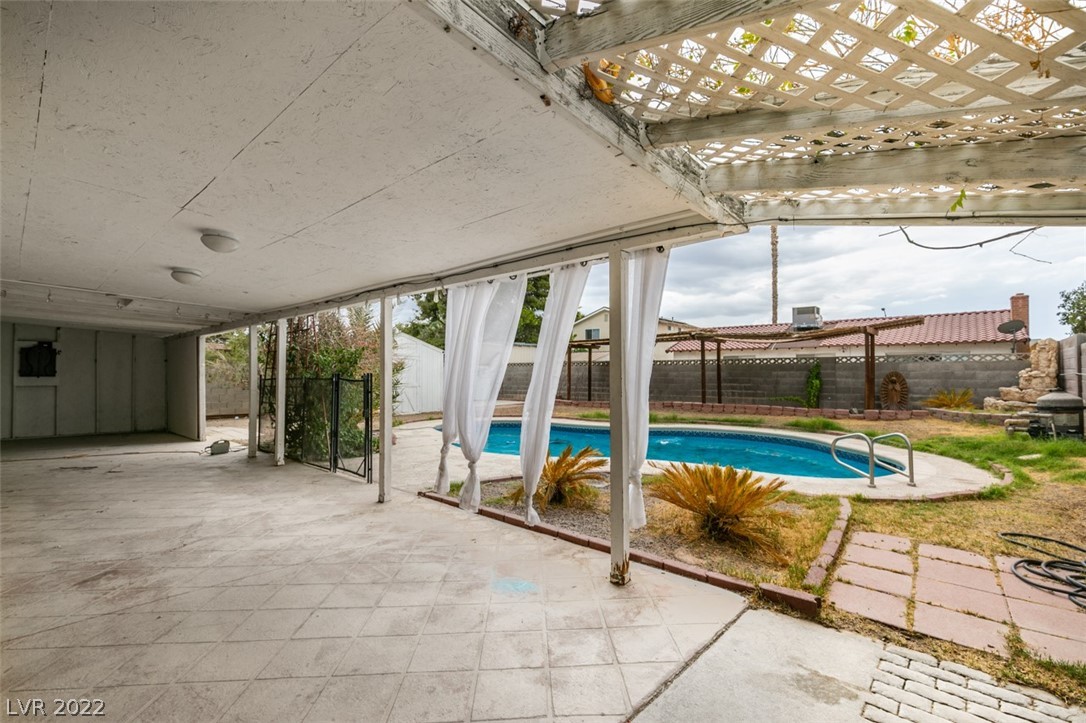 3933 Manford Circle