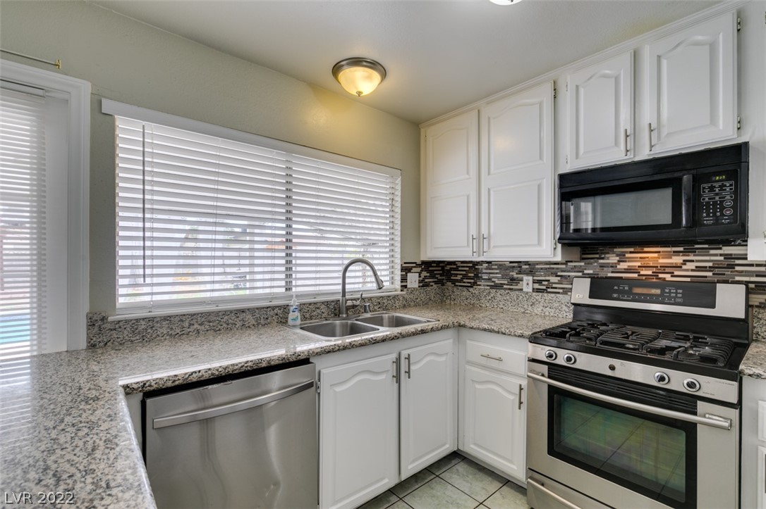 3933 Manford Circle