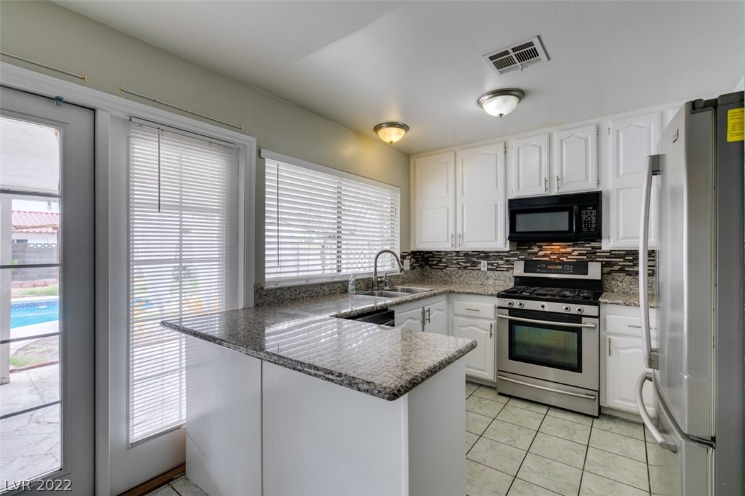 3933 Manford Circle