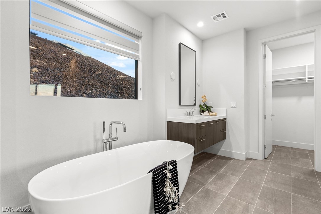 390 Solitude Peak Lane