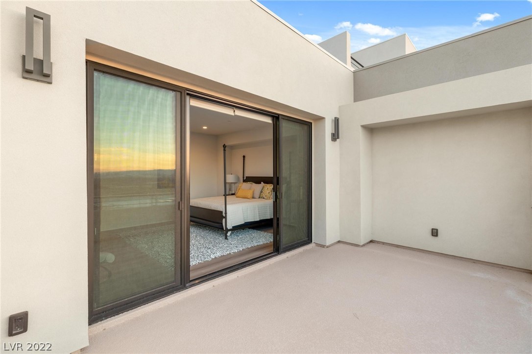 390 Solitude Peak Lane