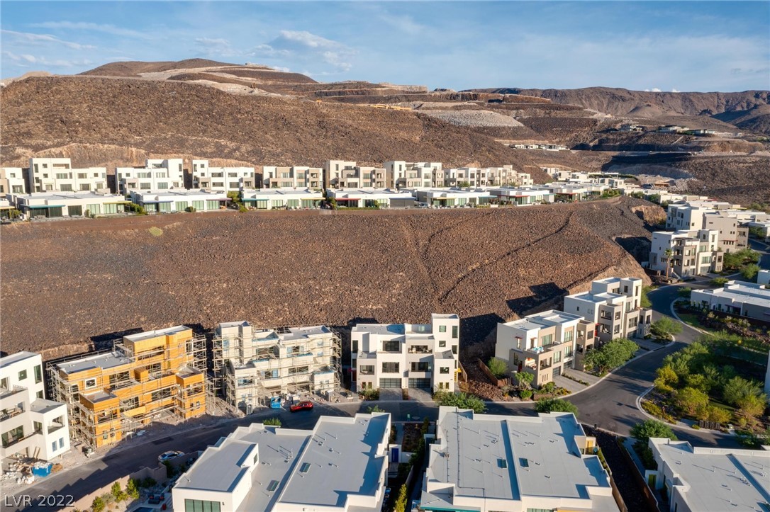 390 Solitude Peak Lane