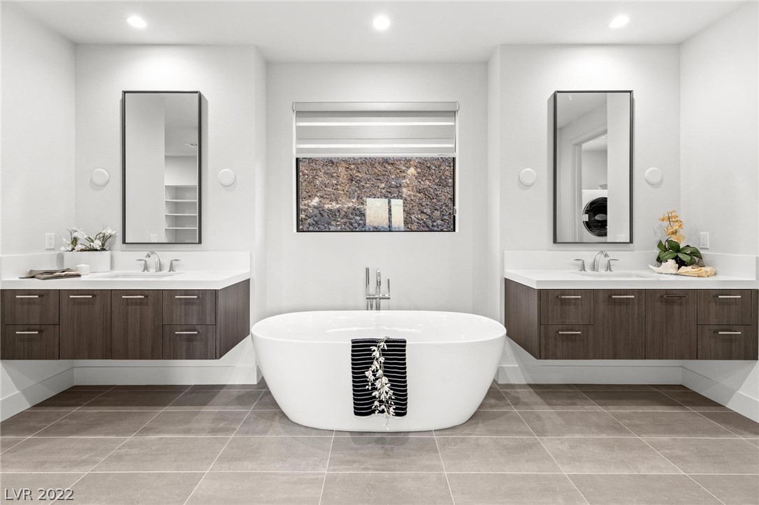 390 Solitude Peak Lane