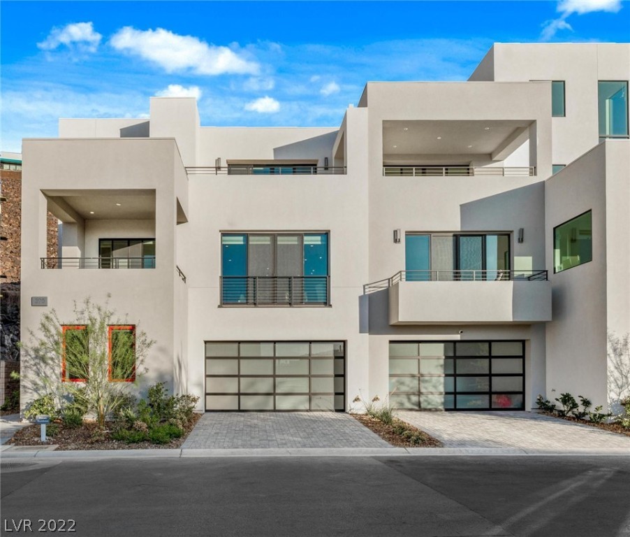 390 Solitude Peak Lane