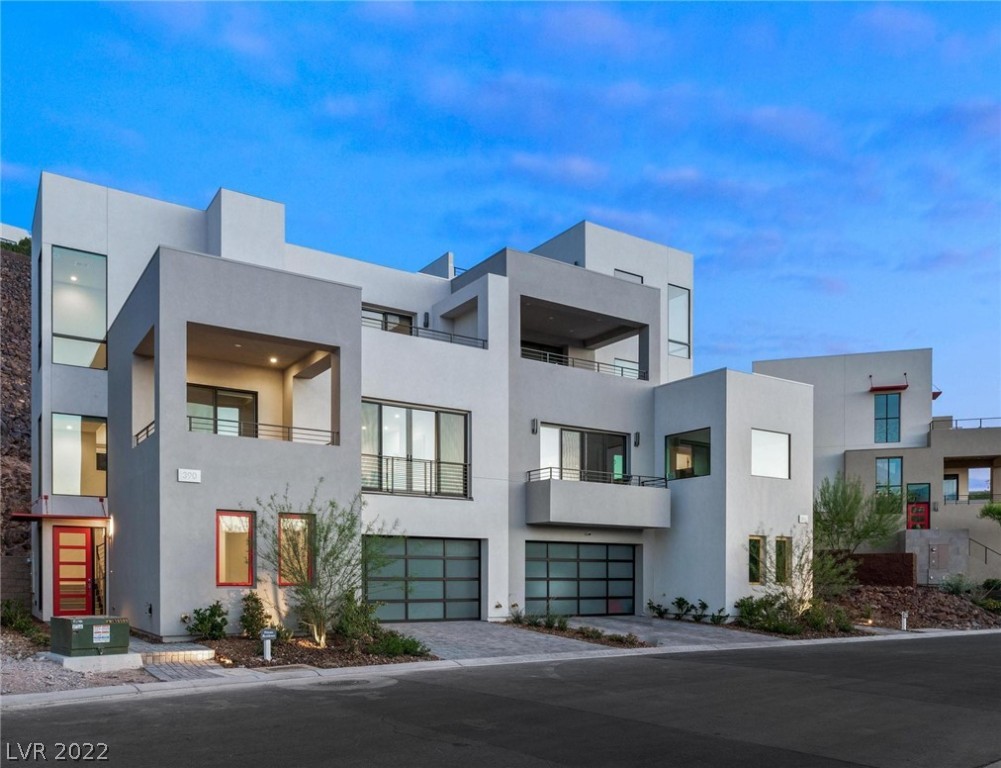 390 Solitude Peak Lane