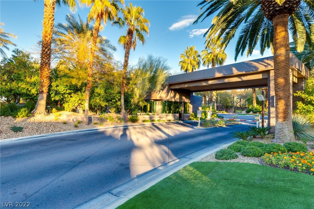 390 Solitude Peak Lane