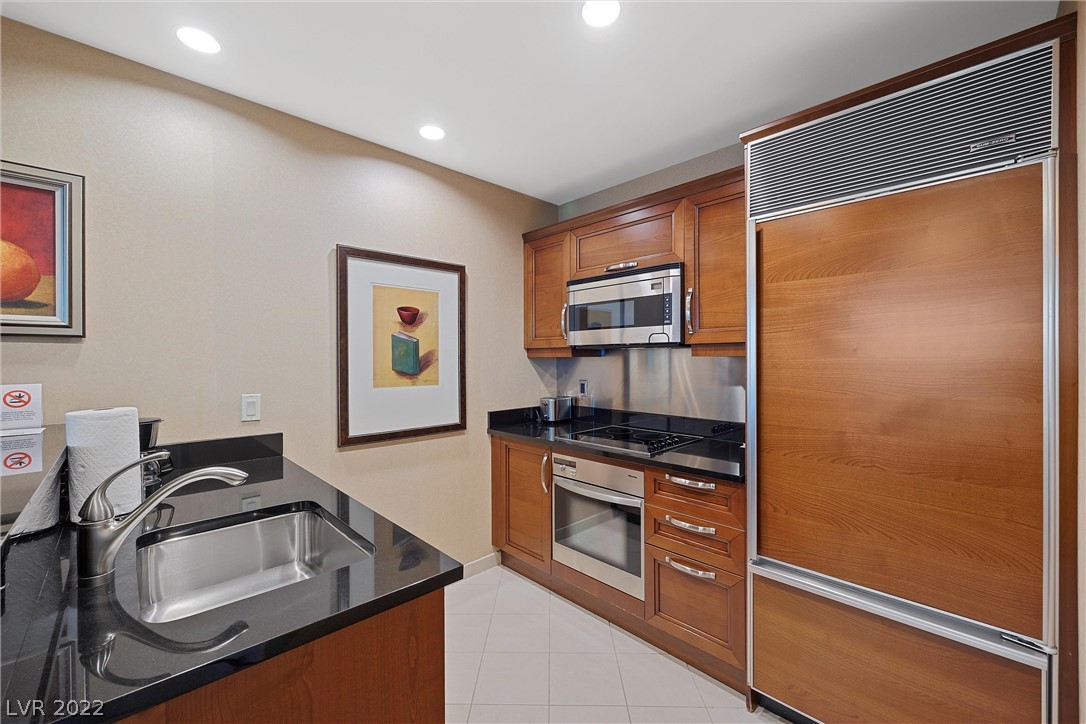 135 E Harmon Avenue Unit: 502