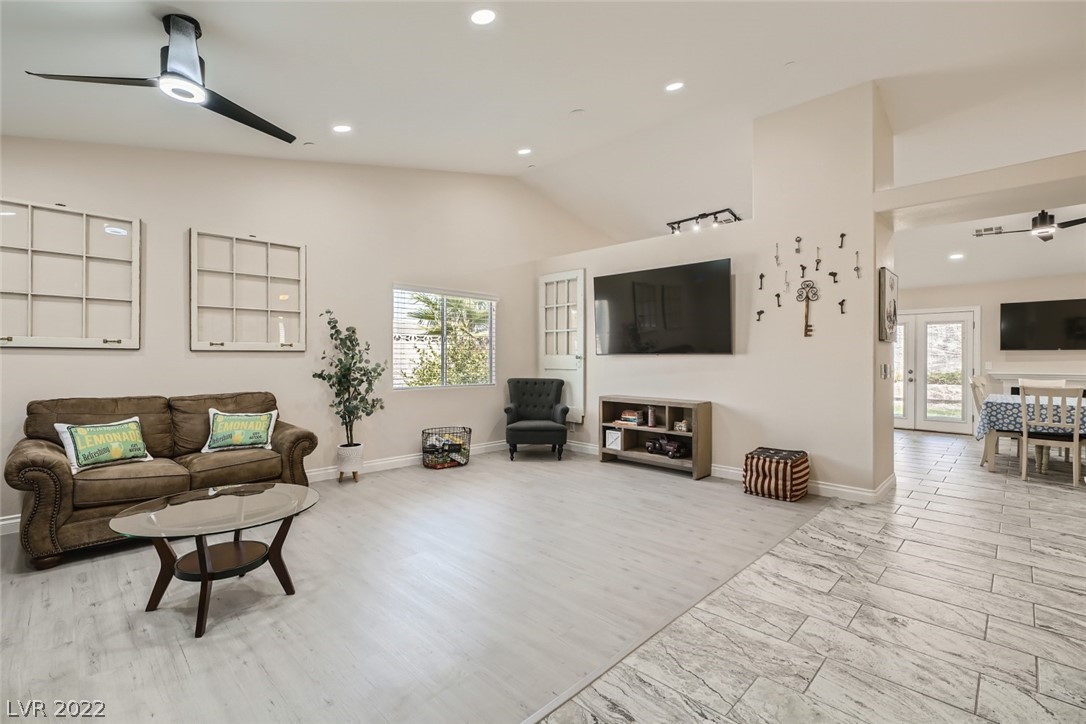 6300 W La Madre Way