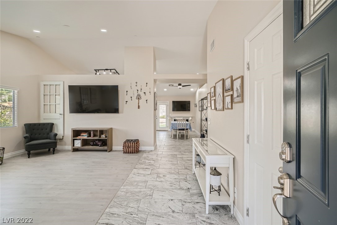6300 W La Madre Way