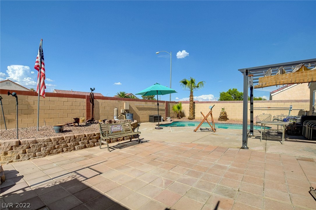 2710 Lava Rock Avenue