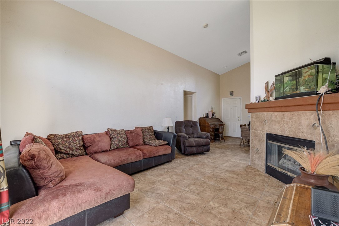 2710 Lava Rock Avenue