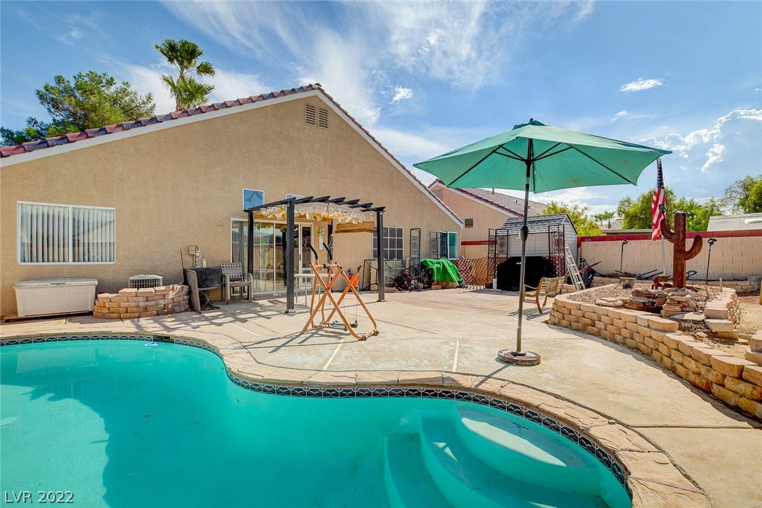 2710 Lava Rock Avenue