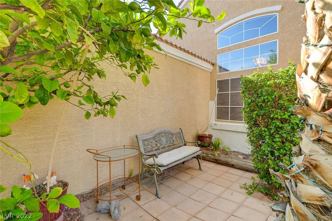 2710 Lava Rock Avenue